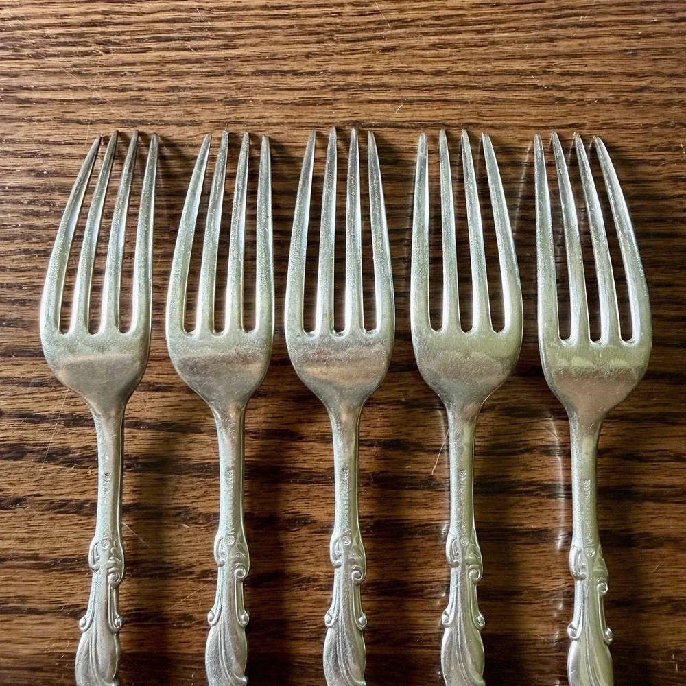 Rogers International Silverplate Columbia Dinner Forks Set Of 5 Monogram